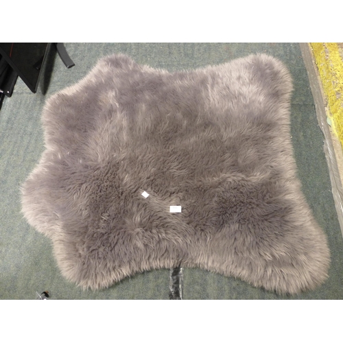 3163 - Mon Chateau Faux Fur Pet Bed  (253-151)  * This lot is subject to vat