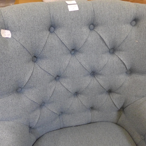 1538a - An Atlanta blue stone armchair