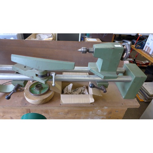 2159 - Bench mounted Poole Wood PW28-40 joiner's lathe with accessories