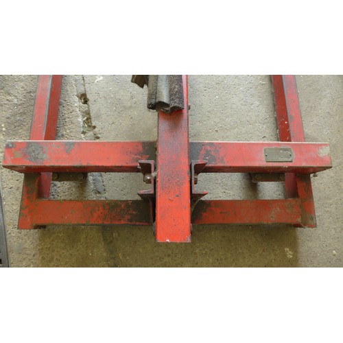 2168 - Folding Tenner Safe working crane