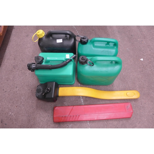 2073 - 14 plastic petrol cans and road sign, stoplock steering wheel lock, 2 keys