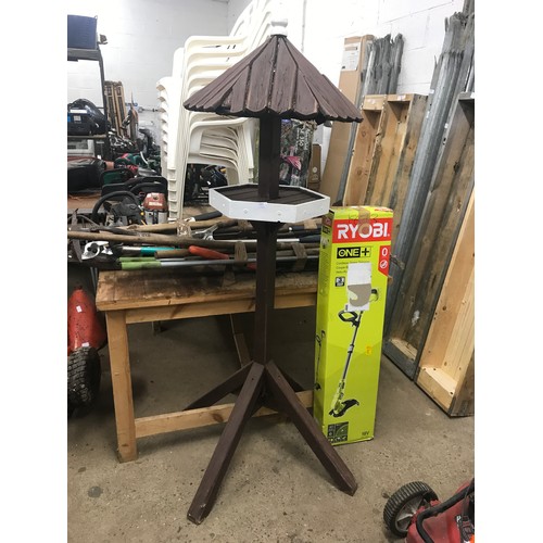 2386 - Wooden bird table