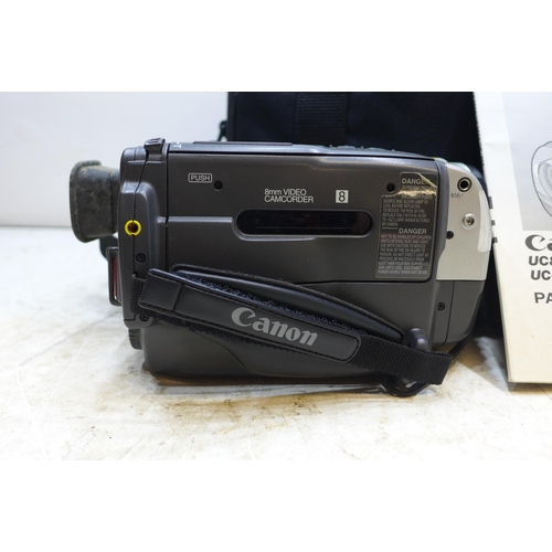 2199 - Canon U8.800 22x optical 200m video recorder kit in Carson case with instructions