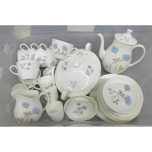 1166 - A Wedgwood Ice Rose tea set **PLEASE NOTE THIS LOT IS NOT ELIGIBLE FOR POSTING AND PACKING**