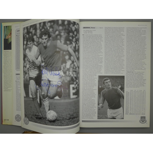 665 - West Ham United;- A Who's Who, Player by Player book containing approximately 86 signatures from for... 