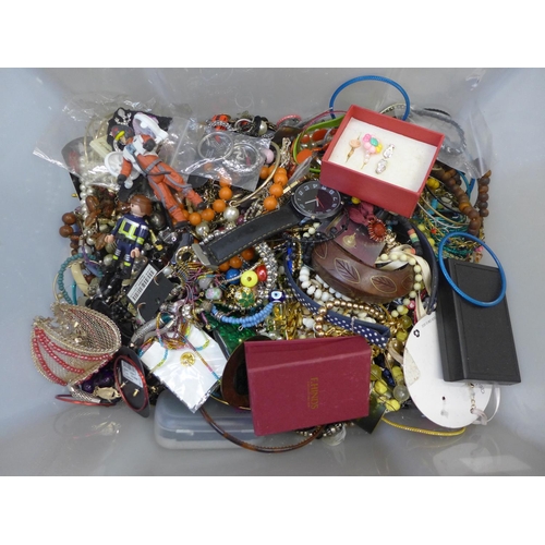 718 - A box of fashion jewellery, etc.