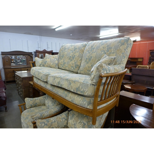 193 - An Ercol Golden Dawn elm Renaissance three piece suite