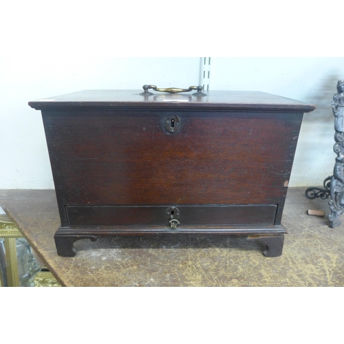 409 - A George III mahogany miniature/apprentice piece mule chest