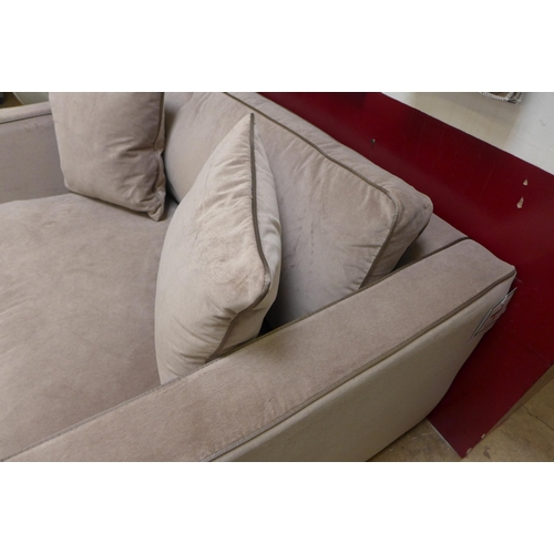 1529 - A Mink velvet love seat