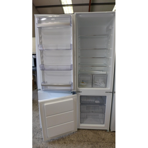 3106 - AEG  70/30 Fridge Freezer Model: SCB6181XLS H1772xW540xD549  Original RRP £520.83 inc VAT * This lot... 