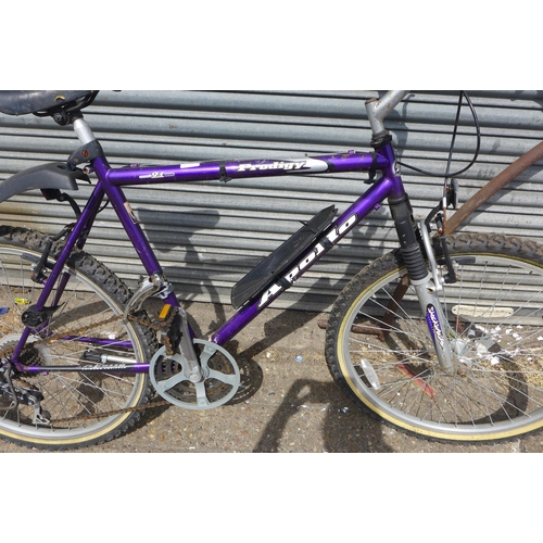 2092 - Prodigy MTB mountain bike/bicycle