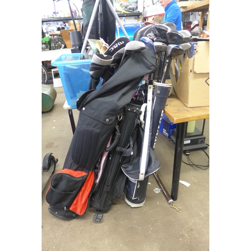 2119 - 3 golf bags with clubs including Calloway and Cobra