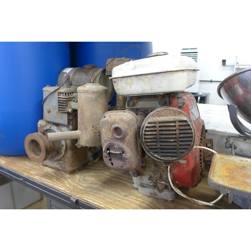 2130 - Honda G300 petrol engine and a Mag petrol engine