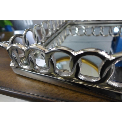 1572 - A square chain linked chrome and mirrored cocktail tray, 35cms (GW207717)   #