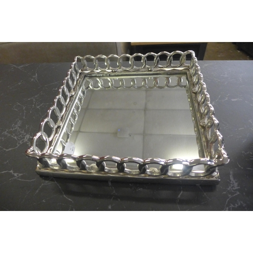 1572 - A square chain linked chrome and mirrored cocktail tray, 35cms (GW207717)   #