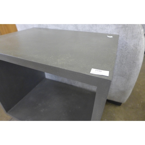 1590 - A concrete effect side table