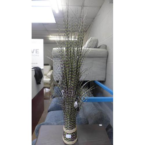 1483a - A Zebra grass bundle, H 100cms (2904518)   #