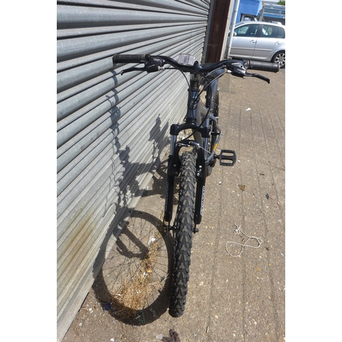 2320 - Diamondback silver aluminium MTB/Mountain bike bicycle