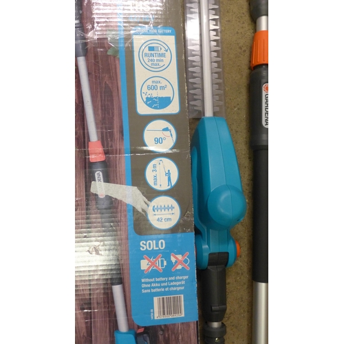 2344 - Unused boxed extending gardenia electric hedgtrimmer/loppers, - W