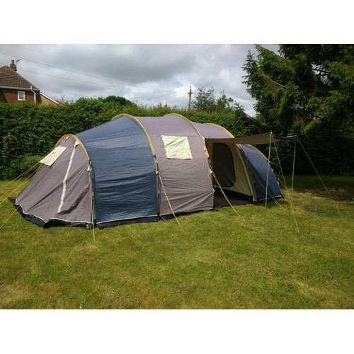 2100 - India8 six-man tent complete with poles and 2 camp beds