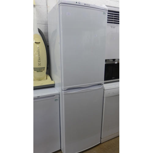 2270 - Hotpoint Aquarius 50/50 fridge freezer