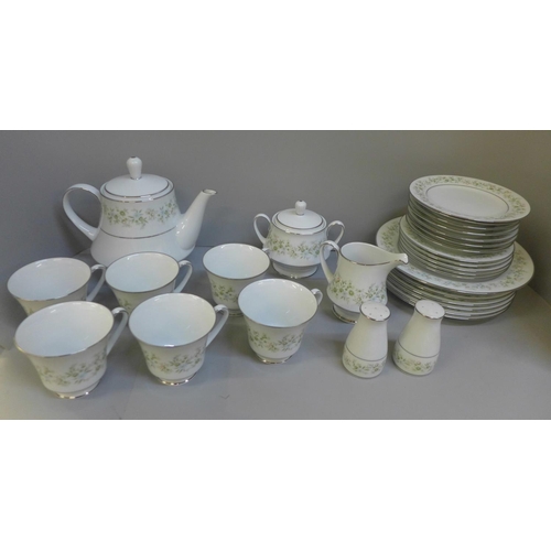 1205 - A Noritake Savannah tea set and a Royal Doulton Florinda dinner service **PLEASE NOTE THIS LOT IS NO... 