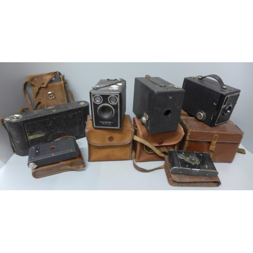 1157 - A box of vintage folding and box cameras including Kodak **PLEASE NOTE THIS LOT IS NOT ELIGIBLE FOR ... 