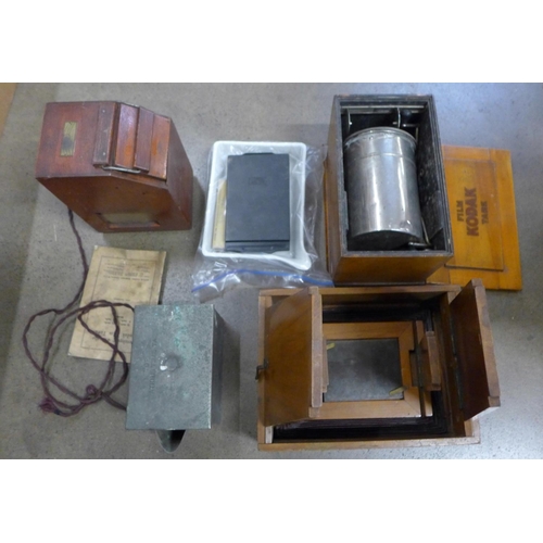 1213 - Camera equipment including a contact printer and Kodak film tank **PLEASE NOTE THIS LOT IS NOT ELIGI... 