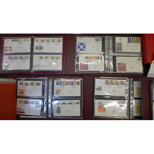 757 - Great Britain collection of first day covers in seven albums and loose 1960's-2009 including many Ro... 