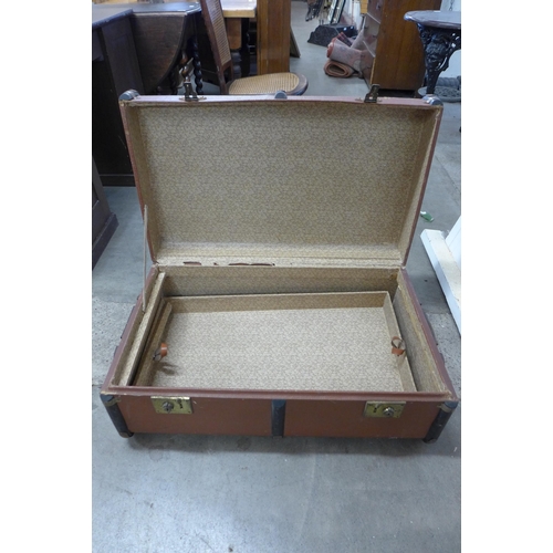 286 - An early 20th Century steamer trunk