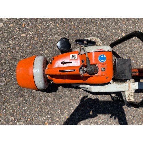 2117 - Stihl petrol-driven stone cutting saw - Police repossession