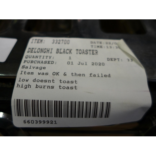 3138 - Delonghi Black 4 Slice Toaster     (254-67)   * This lot is subject to vat