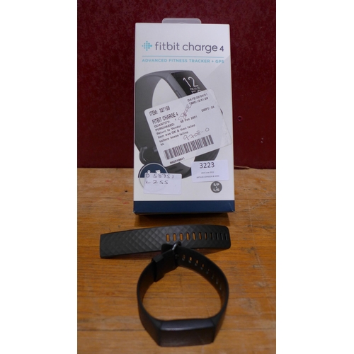 3223 - Fitbit Charge 4  black   (255-7)  * This lot is subject to vat