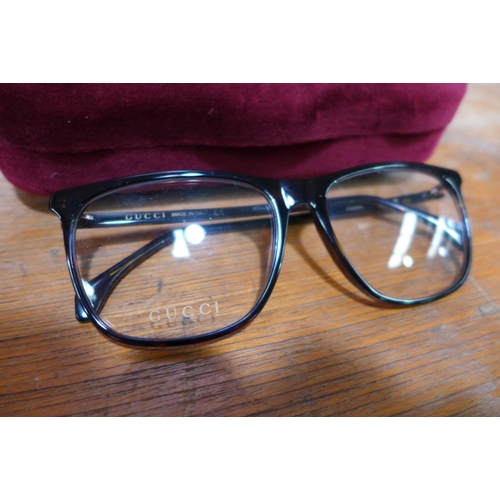 3233 - Gucci Tortoise plastic Glasses (Gg0554O 006 57X16 ) , Original RRP £179.77 + vat    (255-19)  * This... 