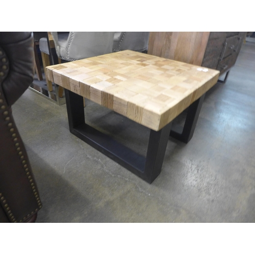 1536 - A small square elm coffee table on steel legs