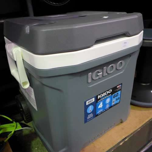 3554 - Igloo 62Qt Wheeled Cooler  Fy22    (254-252)   * This lot is subject to vat