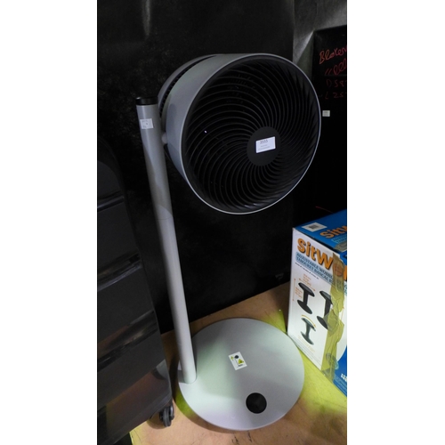 3555 - Boneco F225 Shower Fan     (254-244)   * This lot is subject to vat