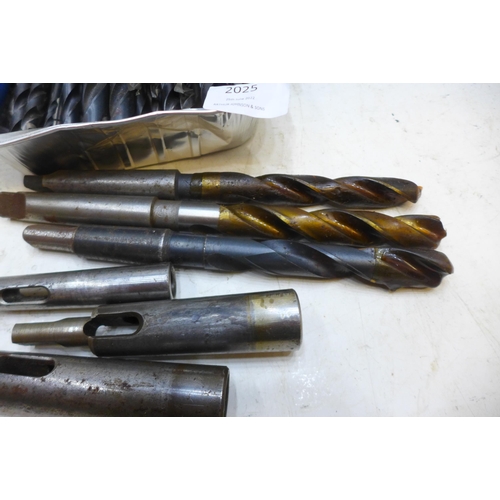 2025 - Approx. 30 pillar drill bits plus mixed size adaptors