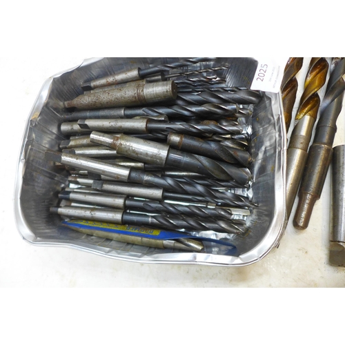 2025 - Approx. 30 pillar drill bits plus mixed size adaptors