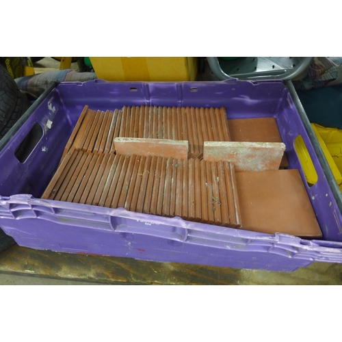 2079 - Approx. 120 2m terracotta tiles and tub of grout