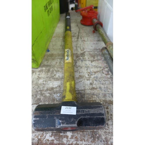 2132 - Roebuck 1m handled sledgehammer