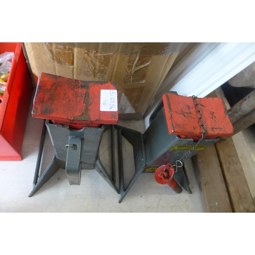 2202 - 5 Ton axle stands