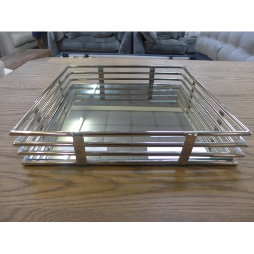 1511 - A square chrome and mirrored cocktail tray, 35cms (GW07516)   #