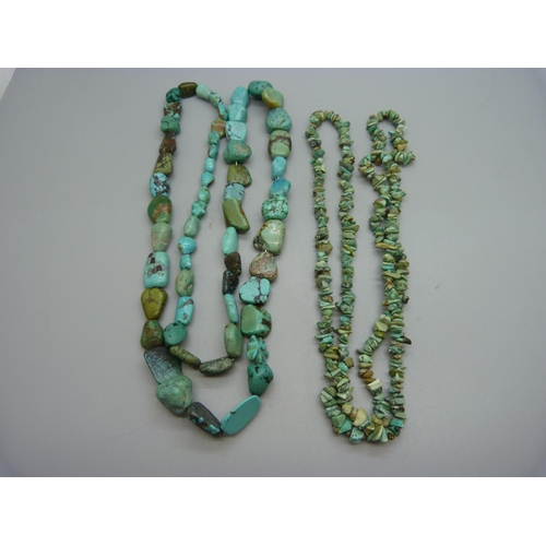 1038 - Two turquoise necklets