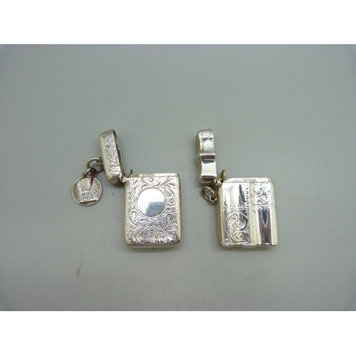 1046 - Two silver vesta cases, Chester 1901 and 1903