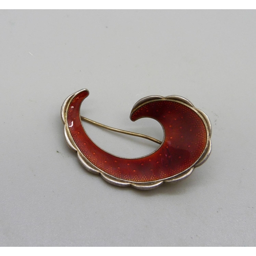 1066 - An Ivar Holth Norway silver and enamelled brooch, fine cracks to the enamel