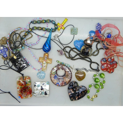 1079 - Murano and other glass jewellery