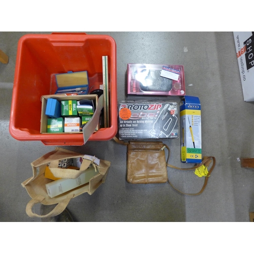 1106 - Modelling equipment including a Rotozip spiral saw, tools, soldering iron, etc.**PLEASE NOTE THIS LO... 