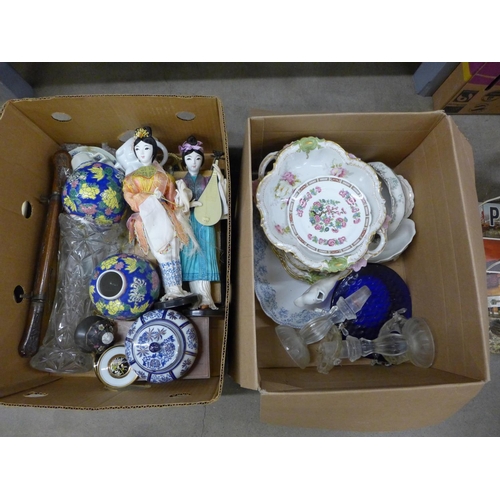 1148 - Two boxes of mixed china, glassware, large plates and a chessboard and pieces, a/f, a lamp and Chine... 