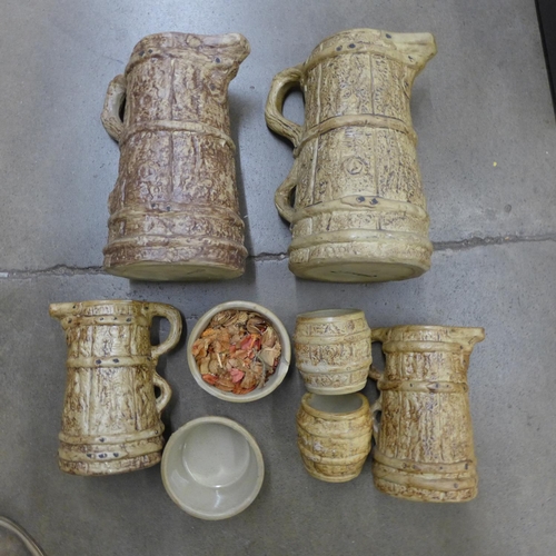 1152 - A collection of stoneware including Hillstonia **PLEASE NOTE THIS LOT IS NOT ELIGIBLE FOR POSTING AN... 